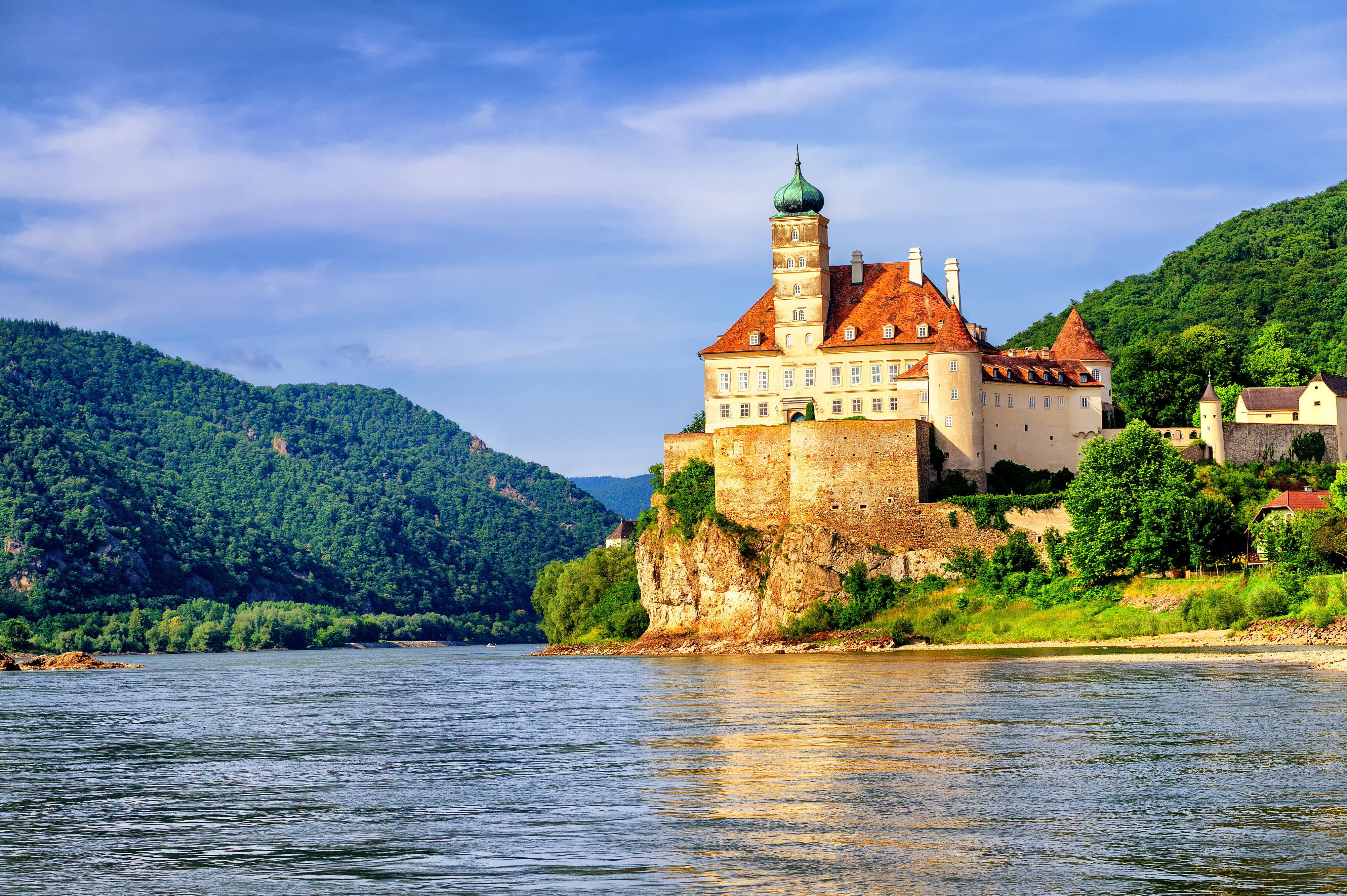 AmaWaterways Header